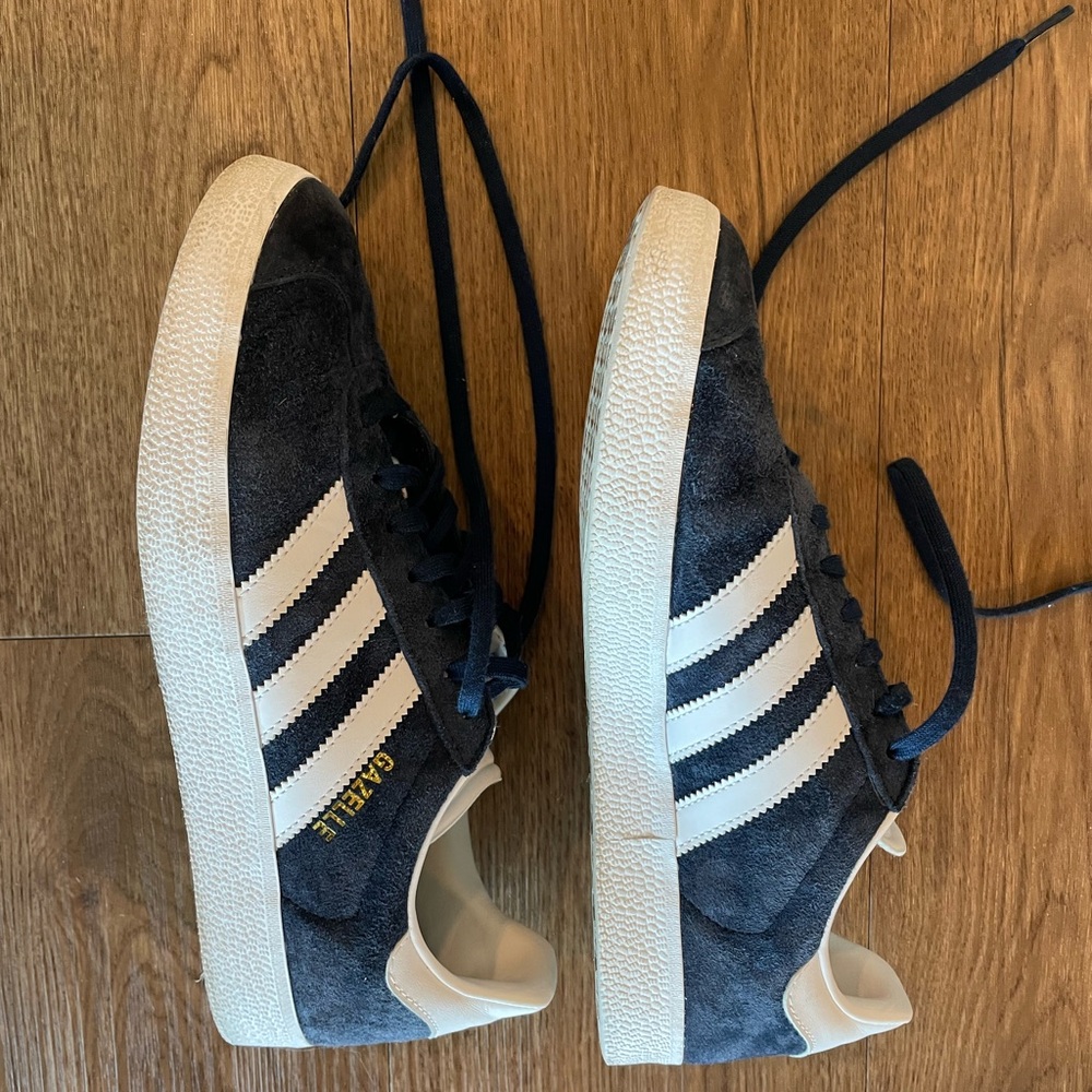 Adidas Gazelle Navy and White Shoes - Picture 3 of 5
